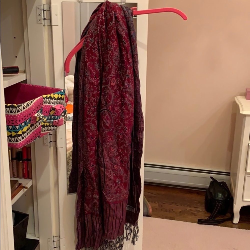 NEGOTIABLE Pashmina Floral Scarf